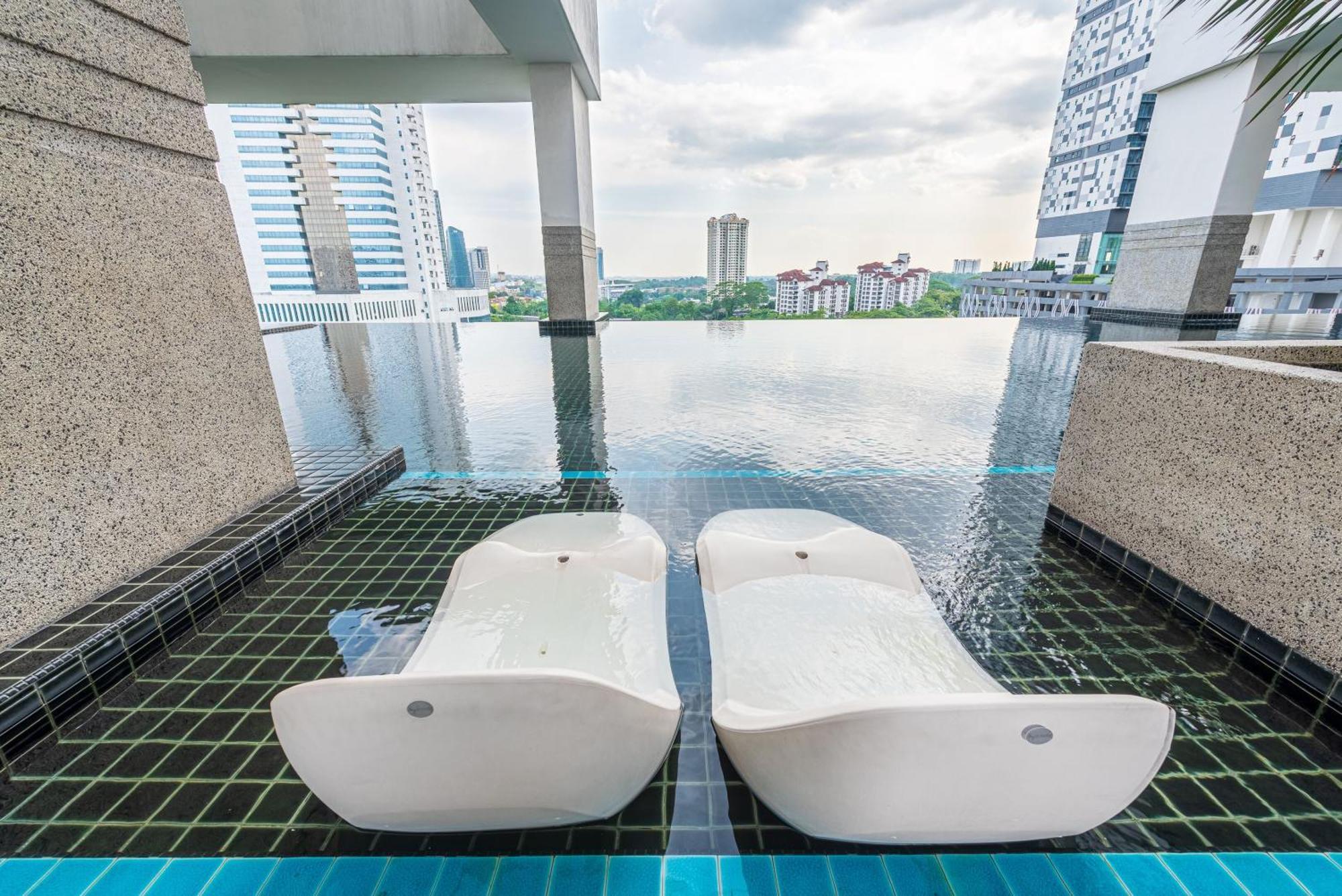 Twin Galaxy Residences 1+1 Homestay @ ยะโฮร์บาห์รู ภายนอก รูปภาพ